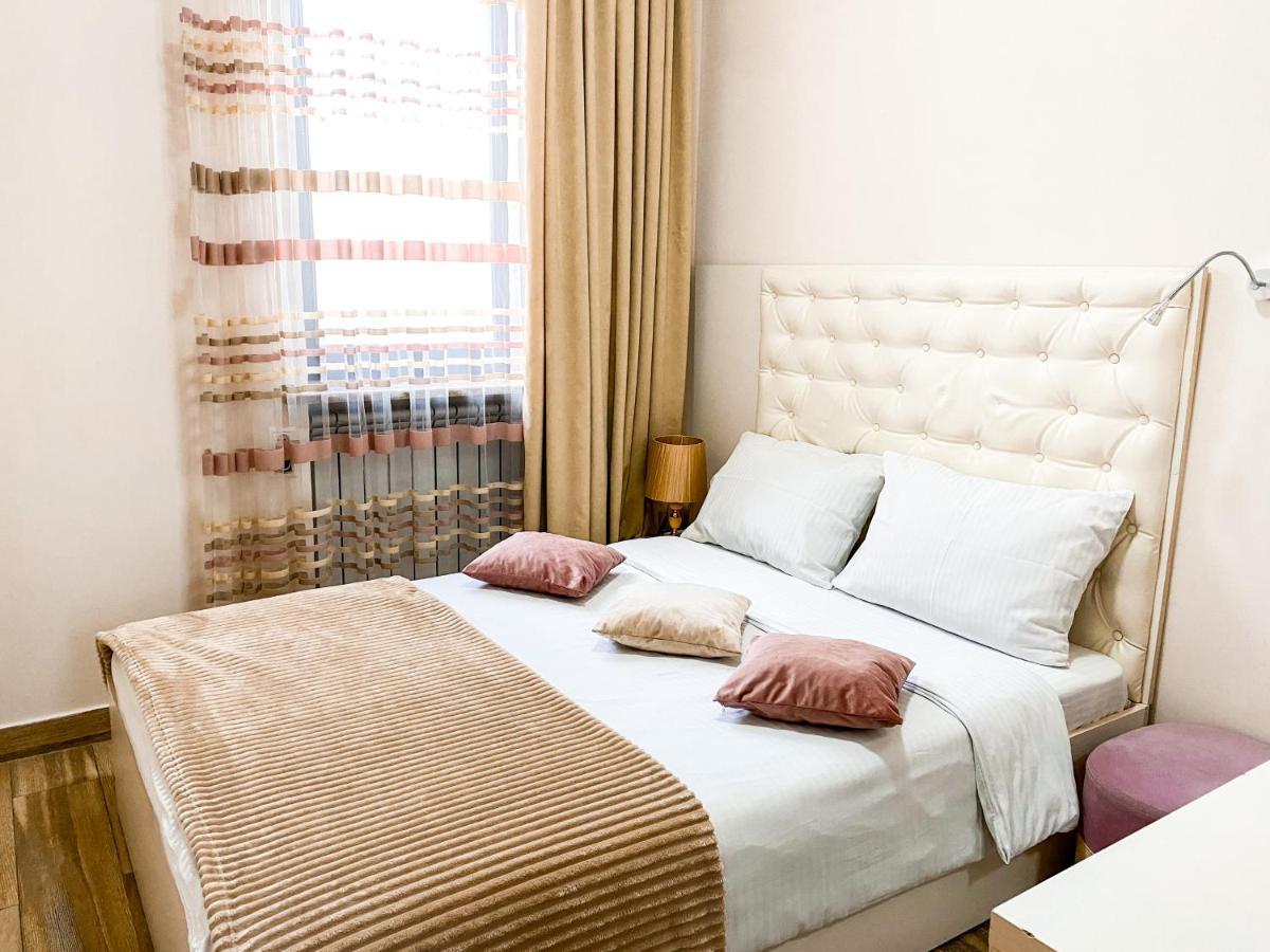 Alex Hotel Ереван Екстериор снимка