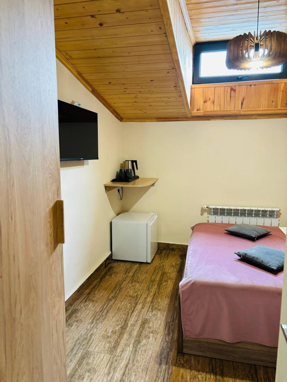 Alex Hotel Ереван Екстериор снимка